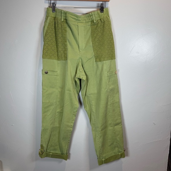 Soft Surroundings Green Mara Vista Eyelet Lace Roll Cuff Pants Size Medium - Picture 1 of 16